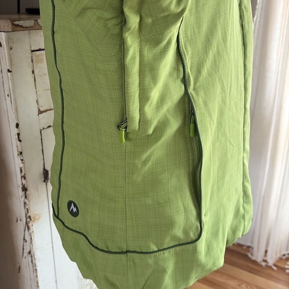 Marmot lime green winter jacket removable hood and snap waist zip close pockets - Picture 6 of 16